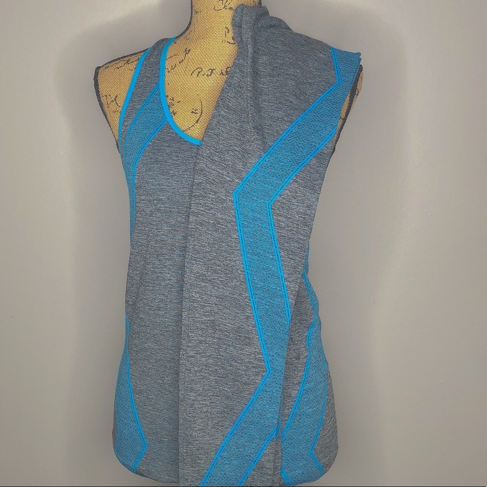 NEVER WORN!! Two piece gym outfit.